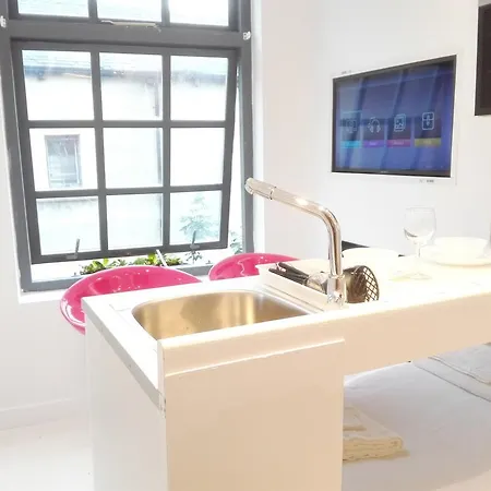 Rosebud Studio Apartment