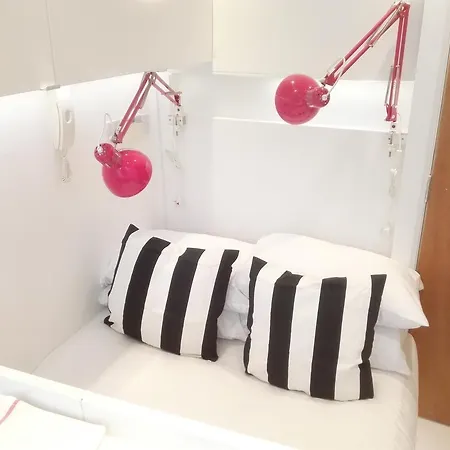 Rosebud Studio Apartment *