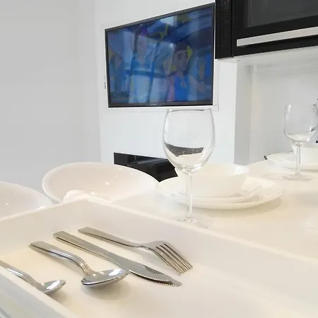 Rosebud Studio Apartment *