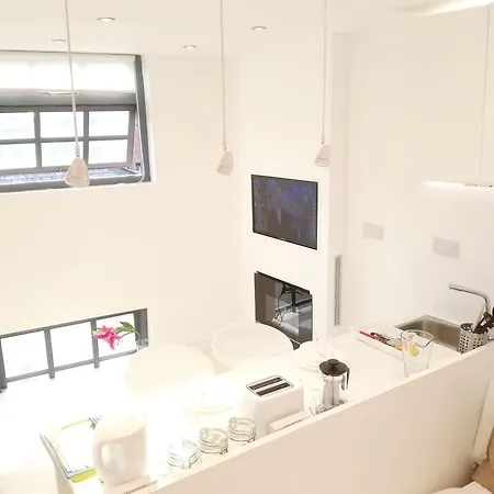 Rosebud Studio * Leeds (West Yorkshire)
