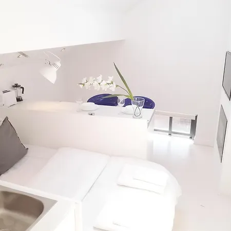 Rosebud Studio Apartment