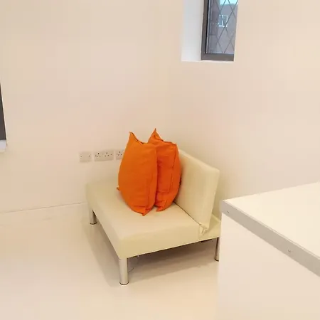 Rosebud Studio Apartment *